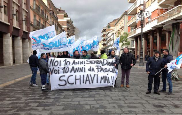 ''Schiavi mai'', l'urlo dei lavoratori della Sva: ''Chiediamo rispetto e dignità''