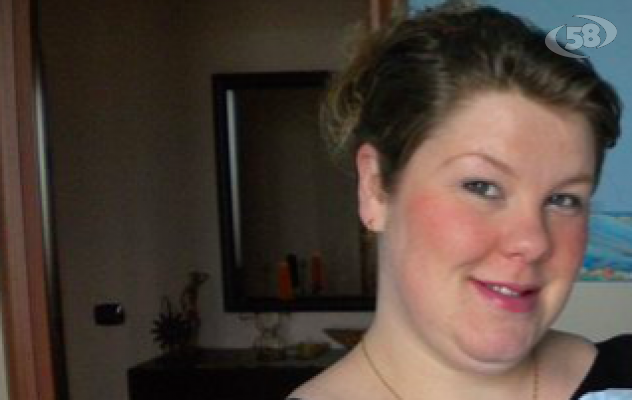 Il ''Guardian'' riapre il caso Claire: come ci si può suicidare con 10 coltellate?