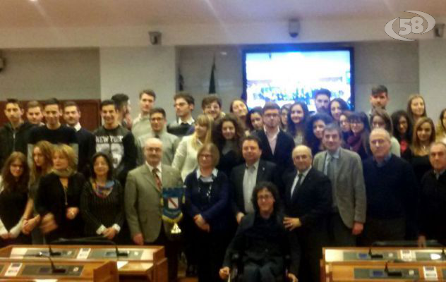  Ragazzi in Aula, “De Sanctis” di Sant’Angelo propone Giornata regionale contro il bullismo