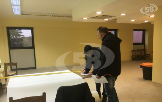 Profughi, sgombero eseguito/VIDEO. Petrilli: ''Speriamo di tornare presto''. Appello al Vescovo