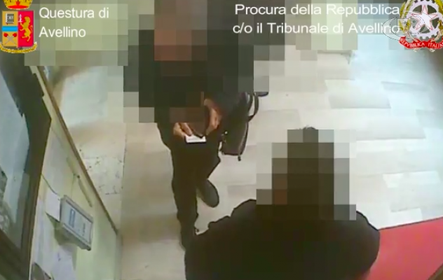 Asl, D'Amelio: ''Scandalo che fa male all'Irpinia''. Frullone contro gli ''imboscati''