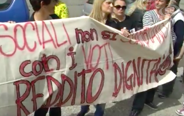 Benevento, il movimento di lotta per la casa in pressing sui candidati (e su Mastella)