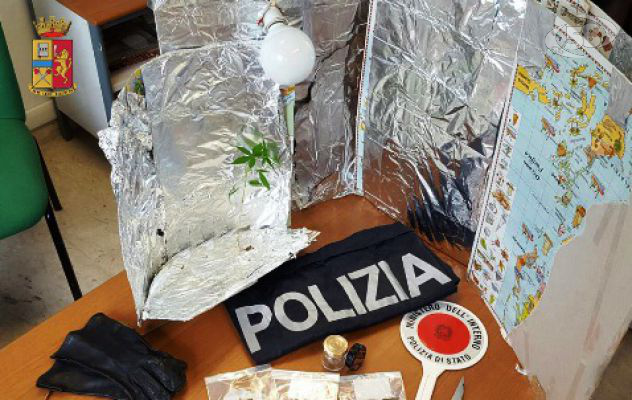 Hashish in casa, denunciato 19enne avellinese