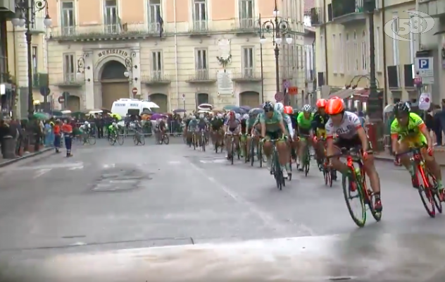 Ad Avellino la prima tappa del Giro in rosa della Campania: città chiusa, spazio alle bici