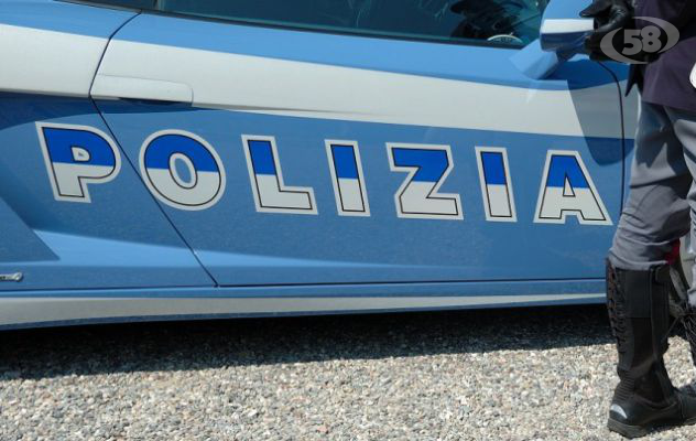 Auto rubata scovata in città, la Polizia insegue i malviventi 