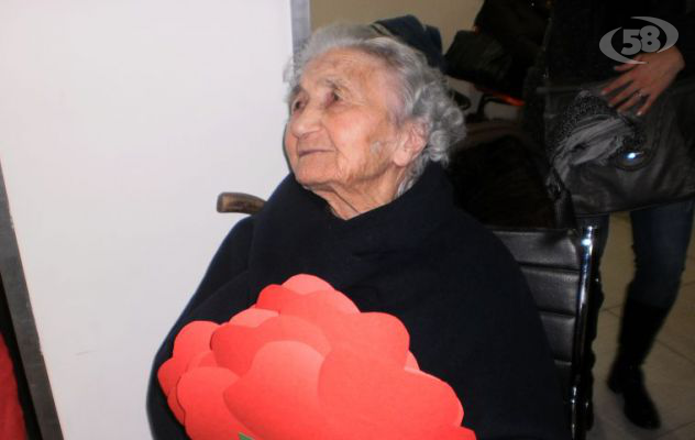 Cento anni di vita per Maria Rainone. Ed in paese è festa grande