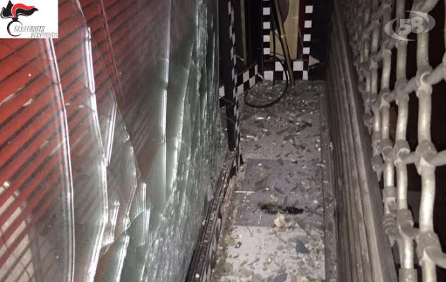 Benevento, bomba carta contro un'officina: incastrati i responsabili