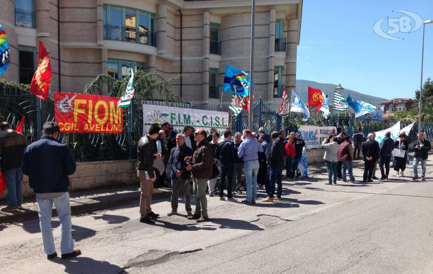 Il ritorno delle tute blu: sciopero e sit-in per il contratto