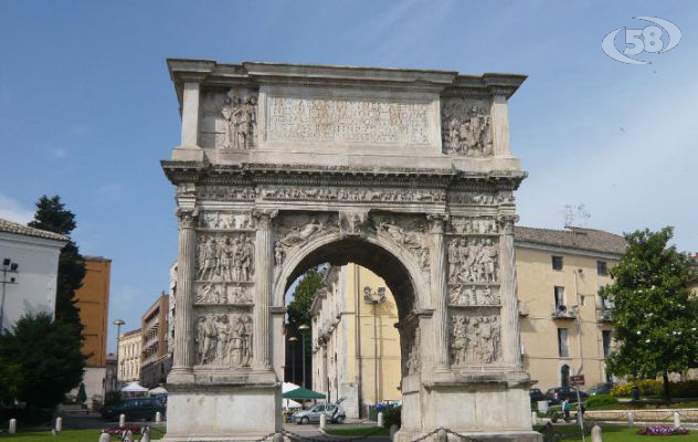 Nuovo look per l'Arco di Traiano, De Pierro: "Fiore all'occhiello del programma Pics"