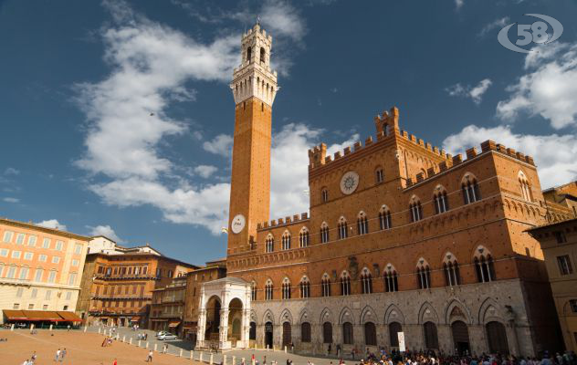Muore a Siena stroncato da un malore: era in gita con la moglie