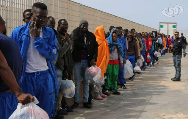 Ancora migranti a Sant'Angelo, Repole su tutte le furie