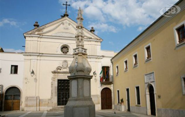 Mirabella, blitz della Polizia negli uffici del Comune