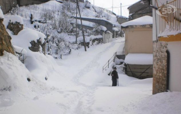 Neve, dalla Regione 100 mezzi speciali per l'Irpinia