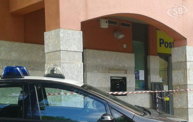 Carabinieri sventano colpo al bancomat delle Poste
