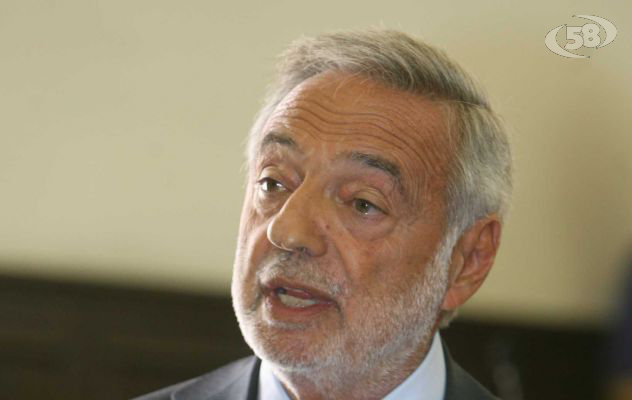 Lo scienziato Nicolais incontra gli studenti del ''De Sanctis'' di Sant'Angelo dei Lombardi