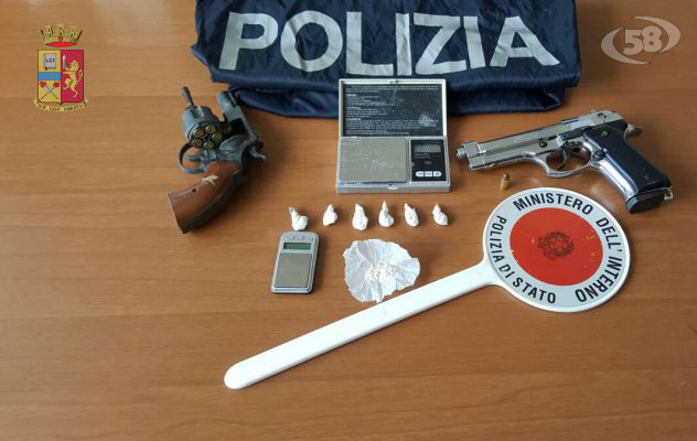 Spaccia cocaina in un bar della città: arrestato