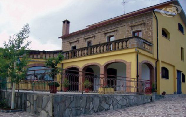 Casa sulla Roccia, Aquino lascia ''per tutelare l'associazione''