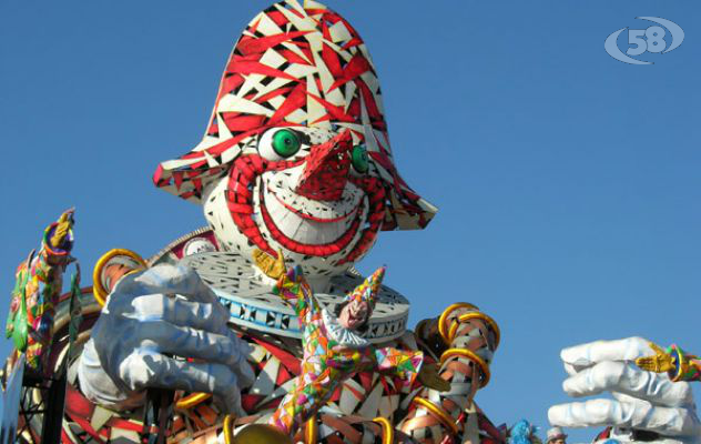 I Cento carnevali irpini, balli e costumi in piazza Irpinia