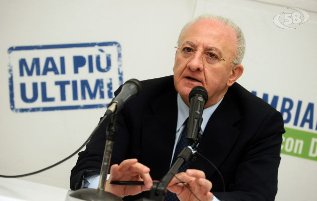 De Luca: ''Non perdiamo tempo, facciamo la quarta dose''