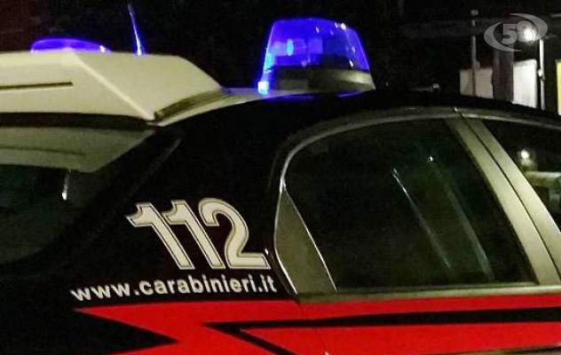 Pistola con matricola abrasa, cartucce e munizioni scovate in un’officina di autodemolizioni