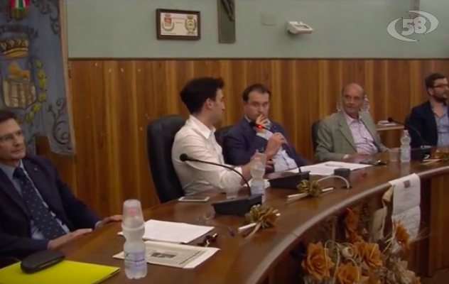 Giovani democratici grottesi a confronto sul referendum costituzionale