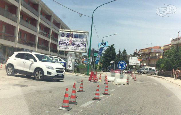 Cardito, ecco la rotatoria: al via la sperimentazione