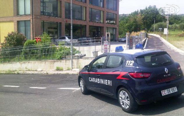 Colpo in un mobilificio di Venticano, recuperati divani e materassi