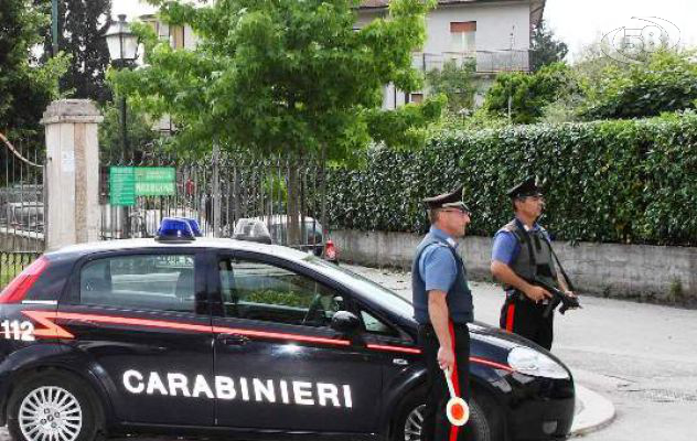 Ruba le chiavi dell'auto della ex, denunciato pregiudicato