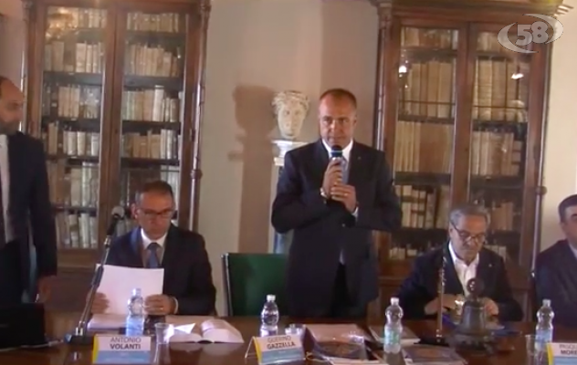 Risparmiatori truffati e rischi finanziari, convegno ad Ariano /VIDEO