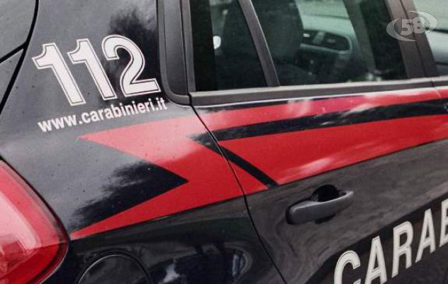 Frigento, minaccia di lanciarsi dal tetto: salvato dai Carabinieri