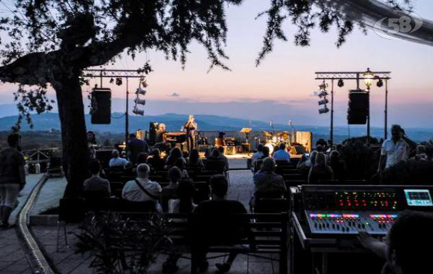 Sant'Angelo All'Esca, grandi artisti per il festival del jazz / VIDEO /