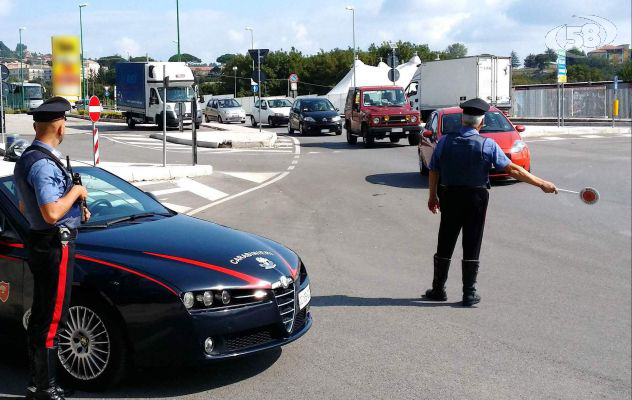 Alla guida ubriachi, sette giovani restano senza patente