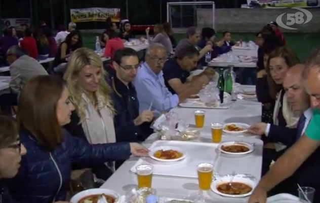 Ariano, tutti a tavola: ecco la sagra di Santa Barbara / VIDEO
