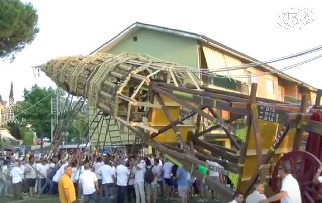 Flumeri in festa per l’alzata del Giglio /VIDEO