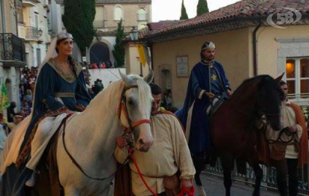 ''Sante Spine'', sfila il corteo storico / VIDEO