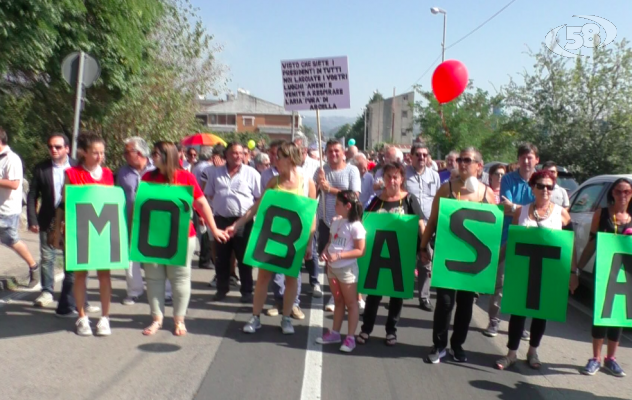 VIDEO/ L'ira della Valle: ''Basta veleni''. In migliaia al corteo