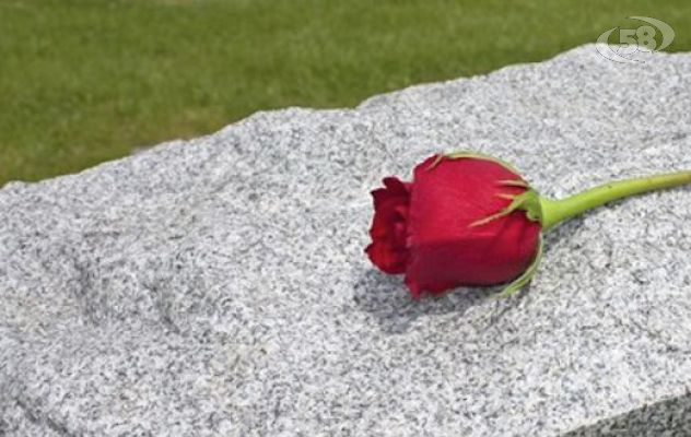 Un fiore per ricordare la strage dei curdi morti asfissiati