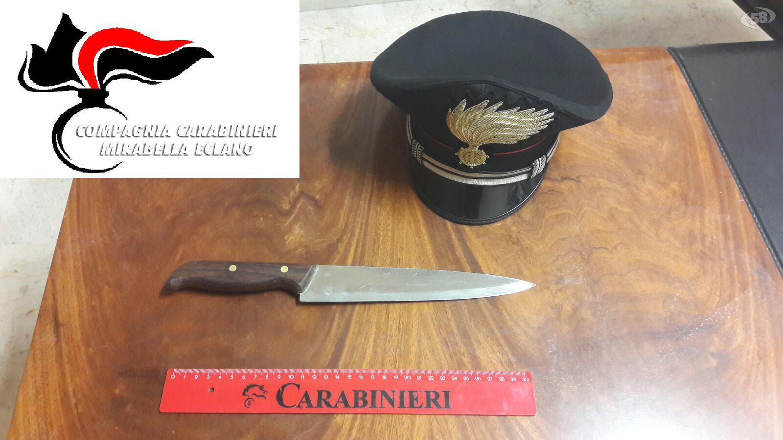 CARABINIERI COLTELLO