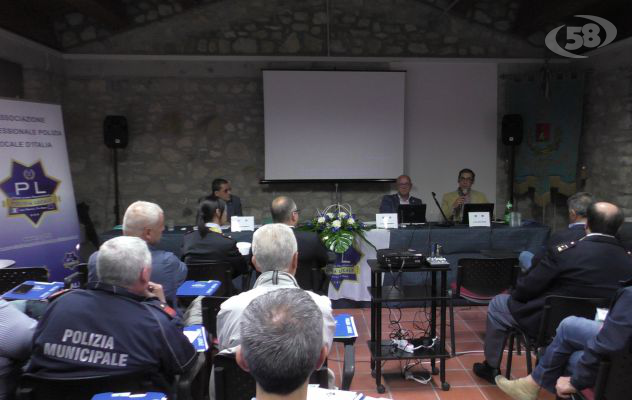 Agenti della Polizia Municipale riuniti a Flumeri / VIDEO