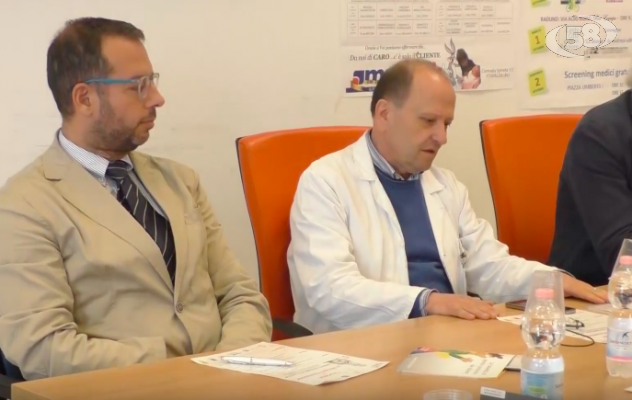 L'Isal dona un defibrillatore alla Polizia di Ariano