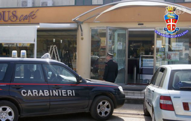 Roccabascerana, pista racket per la bomba contro il bar di una donna