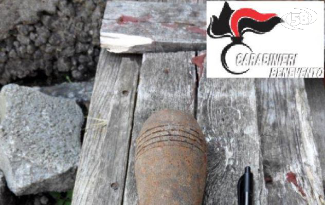 Ordigno bellico in un campo, area messa in sicurezza