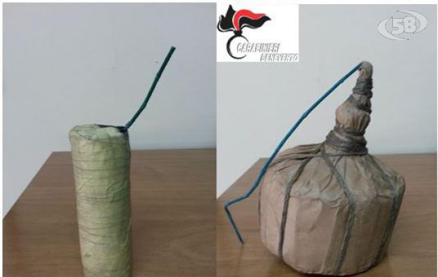 Bomba e pistola nel garage: muratore in manette