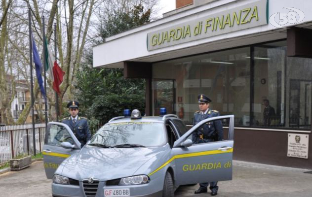 Oltre un chilo di hashish trovato sotto il ponte dell'autostrada