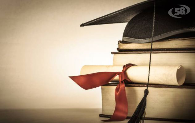 La Provincia istituisce 16 borse di studio per studenti e laureati