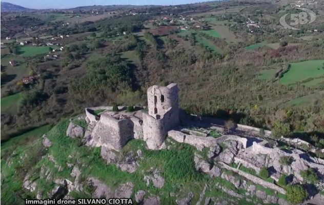 Rocca San Felice, un tuffo nel medioevo / SPECIALE