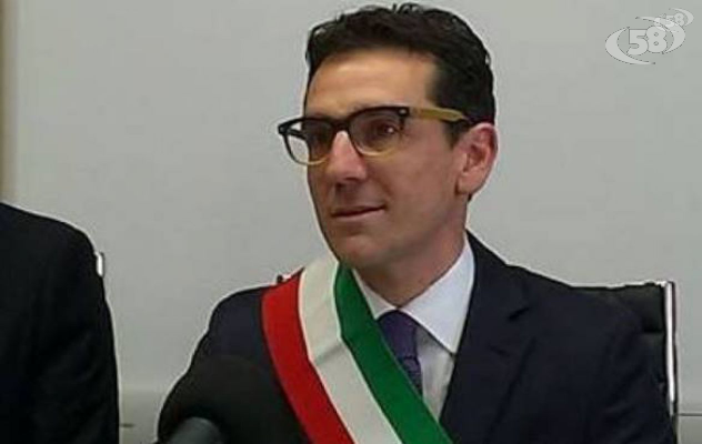 Via i sigilli dalla scuola elementare di Pratola Serra