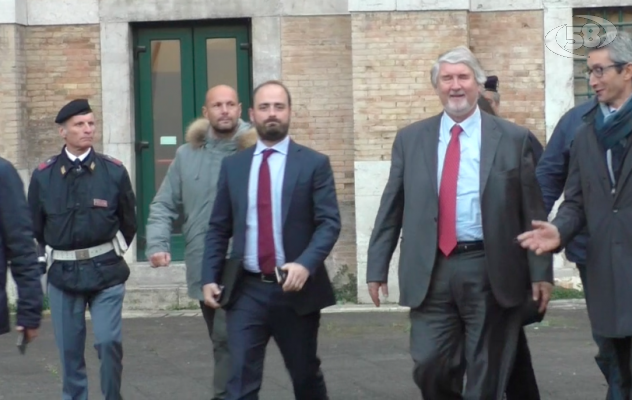 Poletti in Irpinia per il sì: ''Zero tasse per chi assume al Sud''