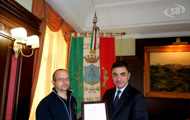  Gambacorta riceve l’attestazione di amicizia del Sindaco Mc Mahon della Città di Media