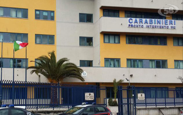 Rubano 300 euro di cosmetici: nei guai due minorenni